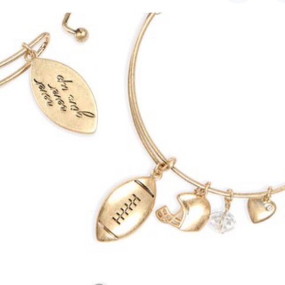 BRACELET W/ FOOTBALL THEMED CHARMS “never never give up” - Picture 3 of 3